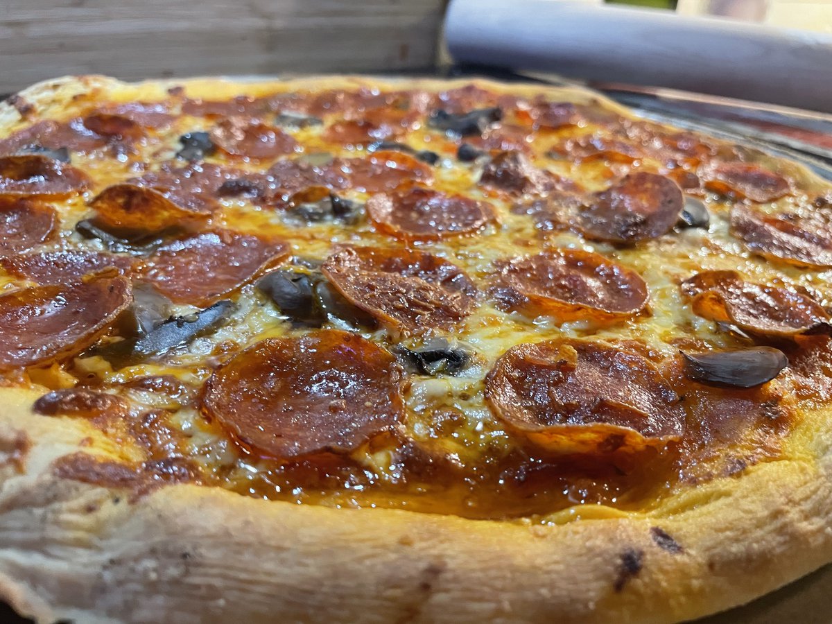 TheBestBake1's tweet photo. Getting our pizza on for the big game. Whatβs on your table? #Michigan #UofM #MichiganFootball #GoMichigan #NationalChampionship https://t.co/z4ANDf530v