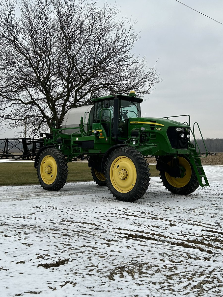 Tylermctavish's tweet photo. 2009 4730 100ft boom 2546, 1000 gal, 5 way nozzle bodies, fence rw, boom height control, 380 90 R 46 Michelin tires, Starfire 3000 receiver with sf1 activation, 2630 monitor with section control activation. Comes with 5 sets of tips. $195,000 CDN https://t.co/Qkvtcq8Das