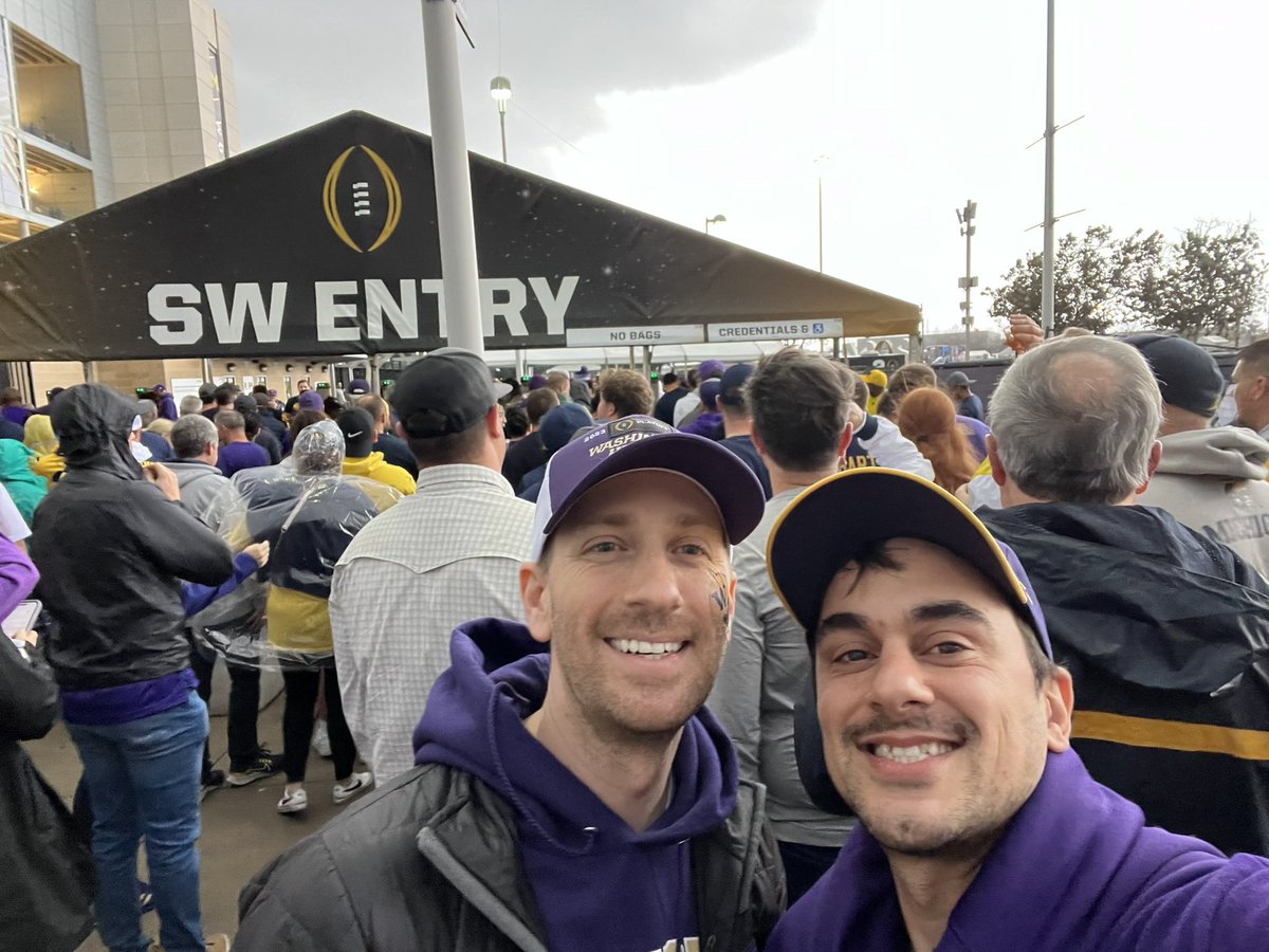 CarloDavis_'s tweet photo. Houston, we have a problem: there’s too much #purplereign! https://t.co/BiZkIsuaGj