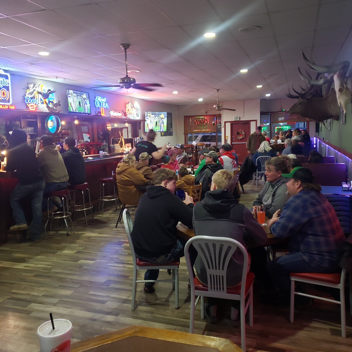 jfitzgerald52's tweet photo. Nice crowd here at Pickles Bar and Grill in Gooding to cheer on hometown hero Colston Loveland in the national championship. They aren't usually open on Mondays, but this is too big a day to stay closed. https://t.co/pmyVaNsd0M