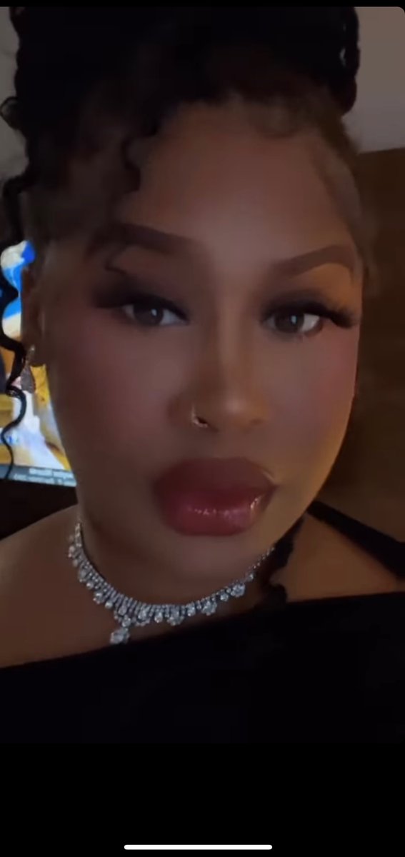 Screenshots from a video ✨✨>>>>>>>>>>>>>>>>>>