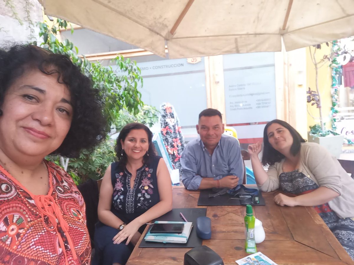 ChileCreaPet's tweet photo. We had a productive meeting with Carolina Moscoso, our Regional Advisor, and the Management Team of Grupo CreaPET Chile. We discussed strategies and opportunities to strengthen our region. As a team, we are committed to sustainable development.
#ANTOFAGASTA #economy https://t.co/w4jVmNQqOt