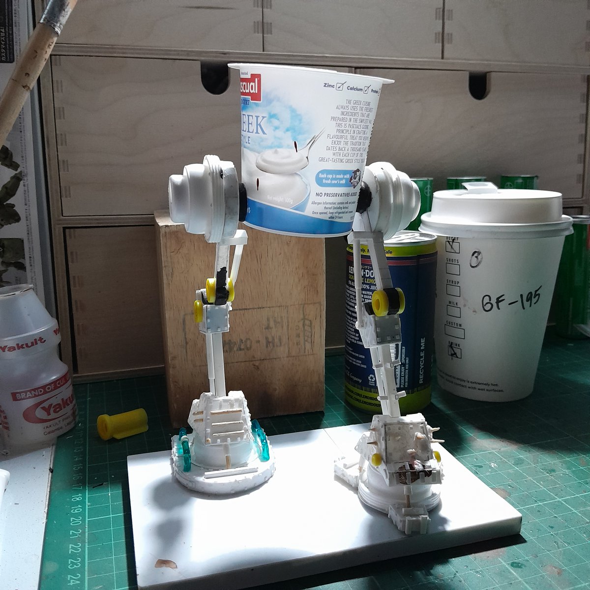 warppainter's tweet photo. #bigbotbash for Bangarang in the Gutterlands :) #Mecha #Grime #grimdark #Hobby #miniaturepainting #hobbyhealth #miniatureart #art #bigbotbash #chill #bangaranginthegutterlands #kitbash #scracthbuild #crafting #Battletech #dungeonsanddragons https://t.co/3VbjbtRQAV