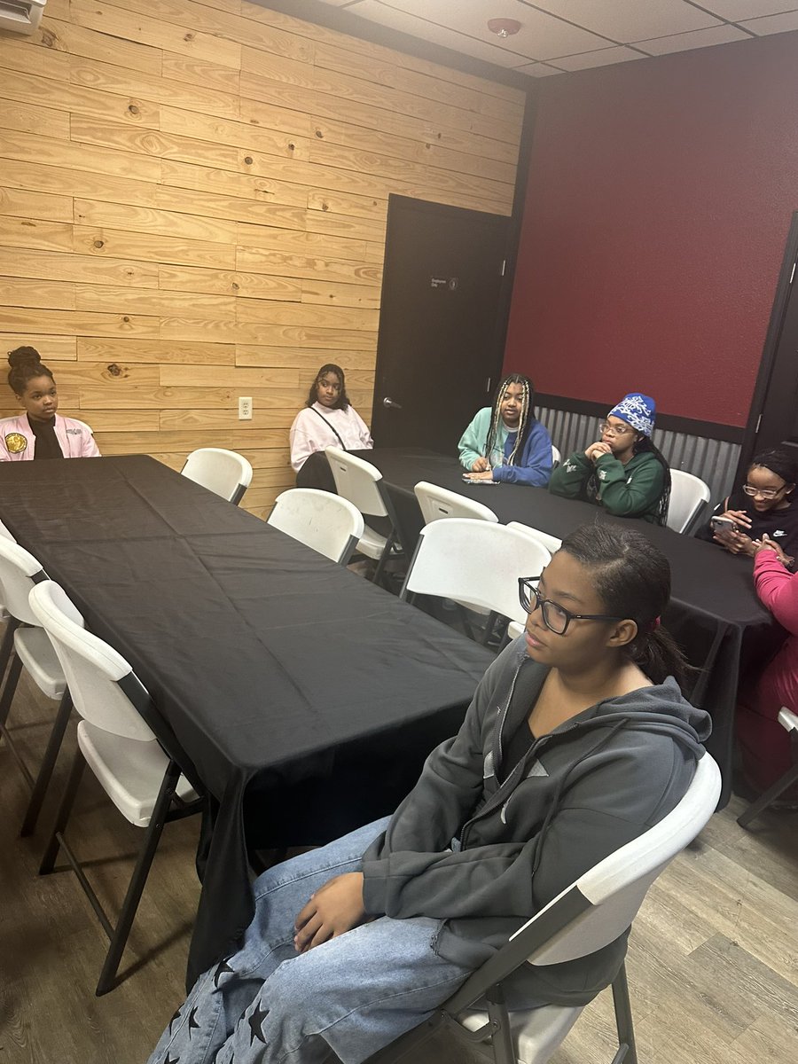 eto_aka's tweet photo. On Saturday, January 6, 2024, Epsilon Theta Omega hosted our YLI students at the Beaumont Escape Room.

AKA YLI is a youth-led and highly interactive leadership development program designed to empower and engage youth, ages 11-13.

#SoaringWithAKA #AKAETO #AKA1908 https://t.co/uM2DdkrLcH