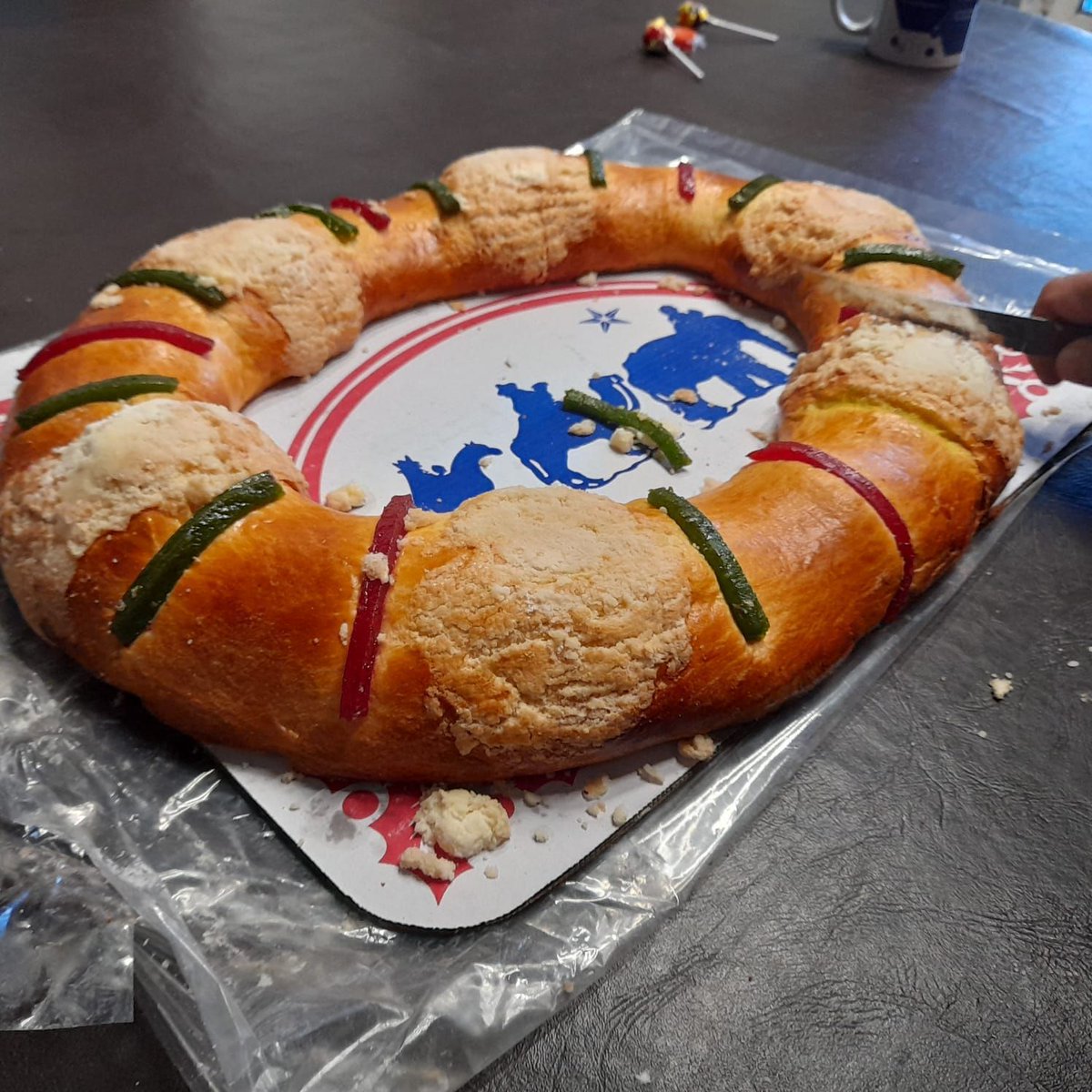 Openpyme1's tweet photo. En OpenPyme celebramos nuestra tradicional partida de Rosca de Reyes y aprovechamos para desearles a todos nuestros clientes y amigos un excelente año 2024. ¡Que Dios los acompañe todo este año! https://t.co/6o1xxw9MUt