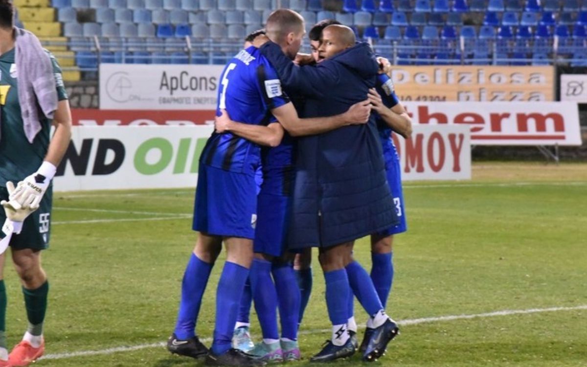 ¡Grito Charrúa en Grecia 🇬🇷 ! Fue el turno de Mathías Acuña que anotó con la camiseta del PAS Lamia, de la Primera División en el 1-1 ante OFI 🏆 Fue el tercer gol oficial desde su arribo al club en agosto de 2023⚽️