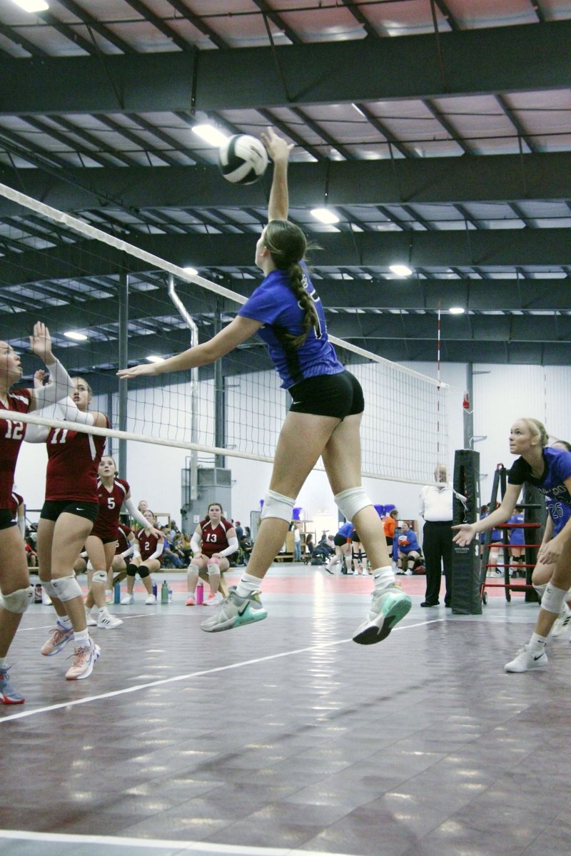 Rowan Gora (@rowangora2027) on Twitter photo Freshman OH 》Excited for this next club season 🏐
Working towards playing in college!
#volleyball #volleyballgirl #co2027 <a href="/prepdig/">Prep Dig 🏐</a> <a href="/PrepDigIN/">Prep Dig Indiana</a> <a href="/MaxPreps/">MaxPreps</a> Freshman OH 》Excited for this next club season 🏐
Working towards playing in college!
#volleyball #volleyballgirl #co2027 <a href="/prepdig/">Prep Dig 🏐</a> <a href="/PrepDigIN/">Prep Dig Indiana</a> <a href="/MaxPreps/">MaxPreps</a>
