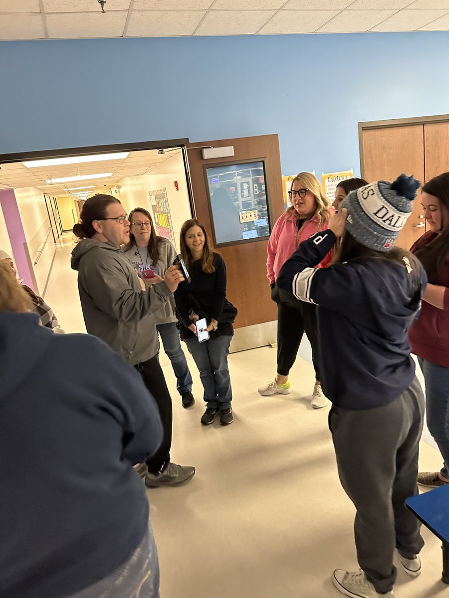 dr_fountain's tweet photo. We welcomed teachers and staff back today and they got to share their joy! I loved seeing the faces full of love and happiness! welcome back @BrownElementary staff! Here's to 2024!  @mcastellanos3 @IrvingISD @IISD_Wellness https://t.co/gep5vZUOIX