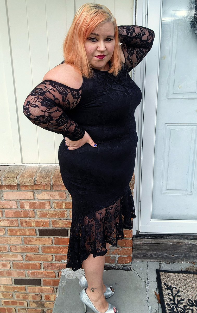 curvyashes's tweet photo. Dress up😘
#curvy #curvyashes #Monday #bbw #sexy #onlyfansgirl #onlyfans https://t.co/1AvtGG4RpO