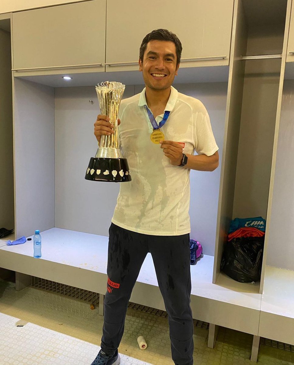 Ro_Bonilla's tweet photo. El exguardameta José Francisco Canales García es auxiliar técnico de @Aucas45 y ya se encuentra trabajando junto a Gerardo Espinoza, Director Técnico del club ecuatoriano.

Ganó la medalla de oro en Juegos Centroamericanos con @miseleccionmx y dos títulos con @TapatioCD https://t.co/Xd8DfR8Qwi