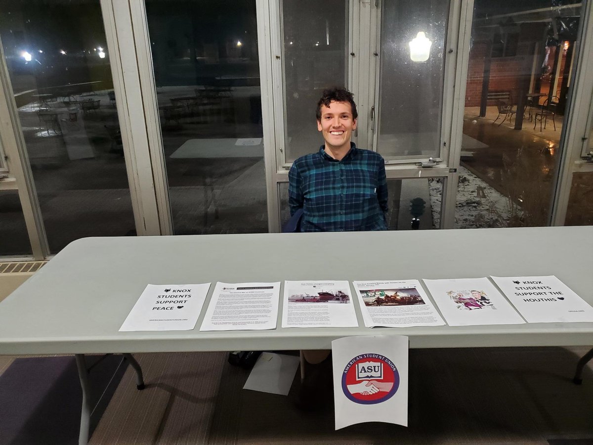 ASUNational's tweet photo. Gavin from ASU tabled in support of the people of Yemen who stand against US imperialism. American Youth demand HANDS OFF YEMEN! https://t.co/LYqzfYOoaP