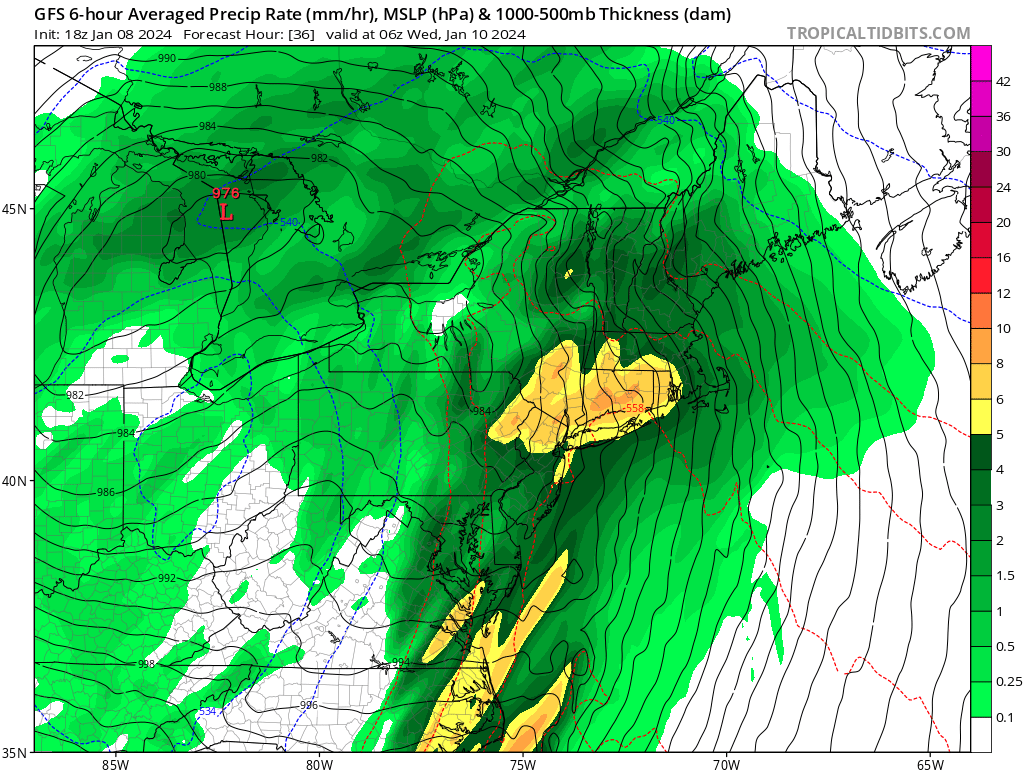 EFChasing's tweet image. Shaping up to be a wet week in here in New England. After a snowstorm over the weekend dropped 18" in some spots, we're looking at a warm rainy Tuesday night and Wednesday, with more rain possible on Friday.
