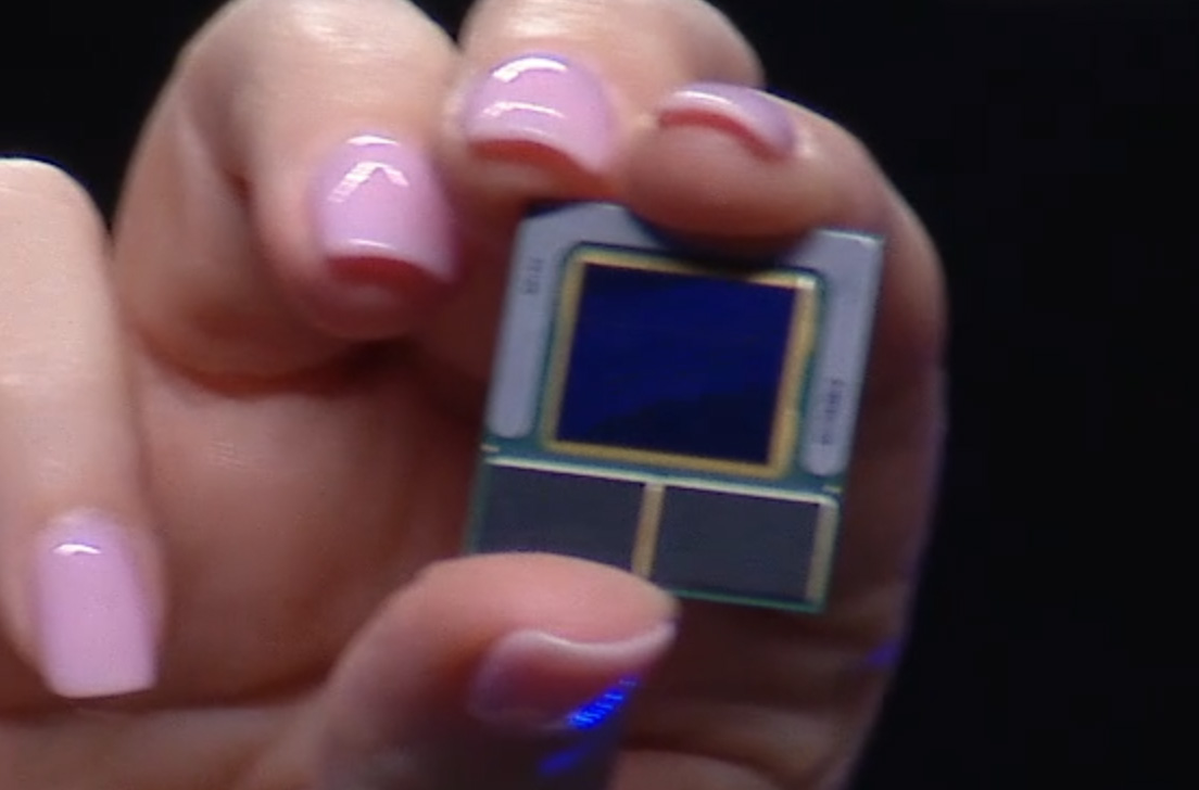 CES 2024: Intel Briefly Shows Lunar Lake Chip; Next-Gen Mobile CPU Uses On-Package Memory trib.al/2IpXCCt