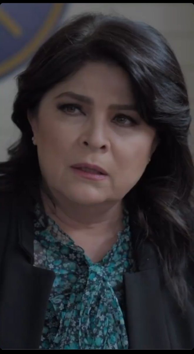 El momento más hermoso del tráiler de la película 🥰...
Ya quiero verla #ElRoomie 
Feliz día My Queen Adorada 👑♥️✨ <a href="/victoriaruffo31/">victoria ruffo</a>