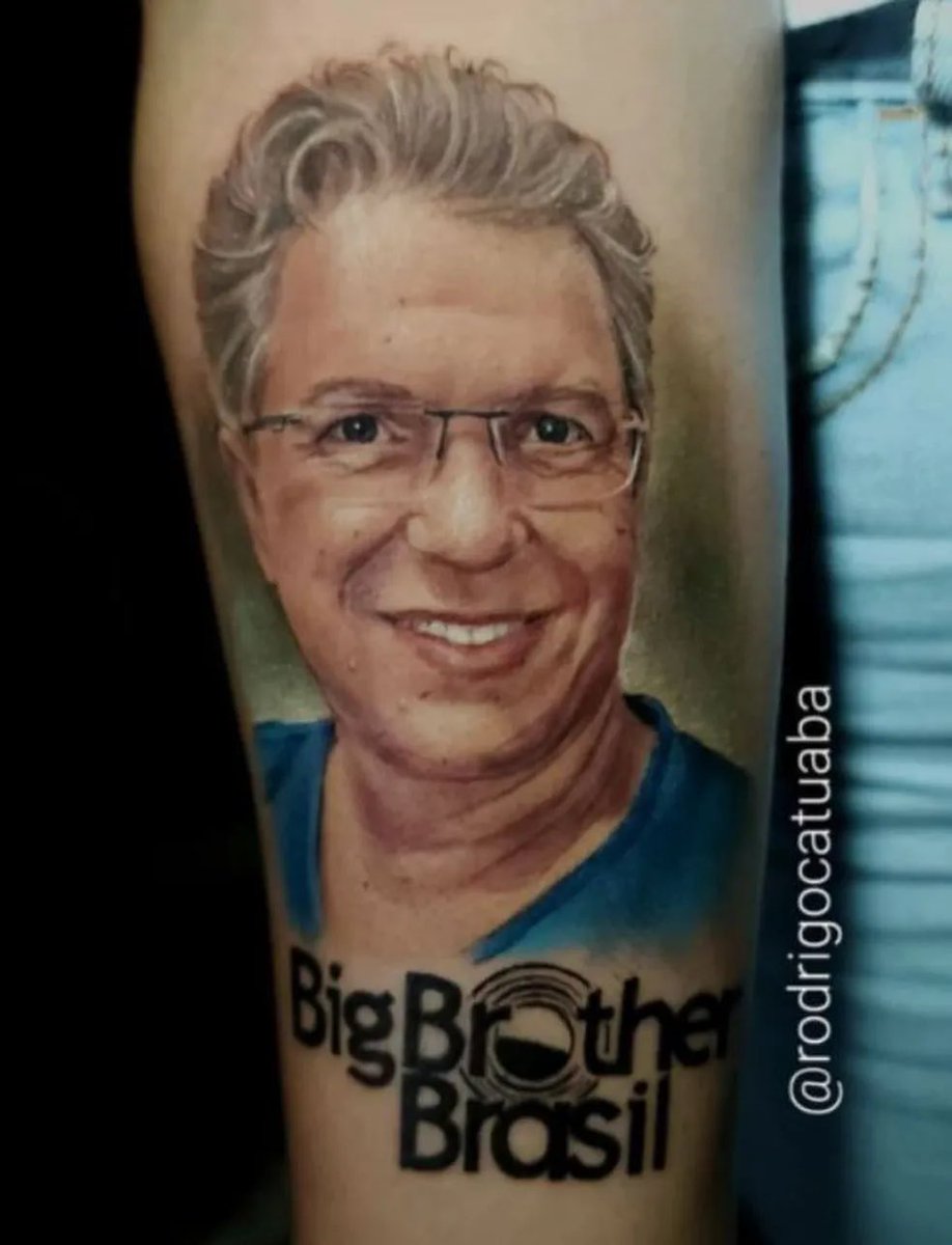 luquinha's tweet photo. ai gente sério me sinto até renovado espiritualmente quando o BBB começa parece que é ano novo de novo sei lá eu te amo rede globo https://t.co/n1zKio7SaR
