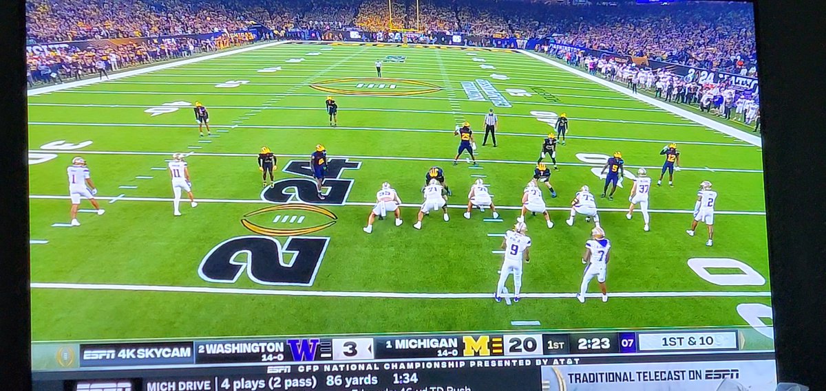 JB12Brandi's tweet photo. @awfulannouncing 4K skycam feed had wrong score for final 3 minutes of 1st qtr https://t.co/n6zccgNnev