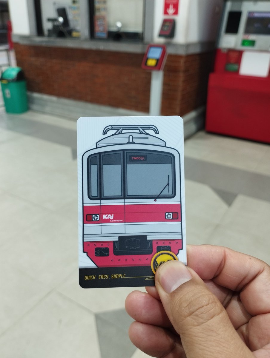yuriadrianw's tweet photo. Yup, kemarin akhirnya kebagian juga KMT Tematik Limited Edition ini. Dapetin KMT Seri TM05 di loket Stasiun Manggarai. Harga KMT Rp40.000 sudah termasuk saldo Rp10.000🔥☺️ https://t.co/1Bw2wP8QJ8