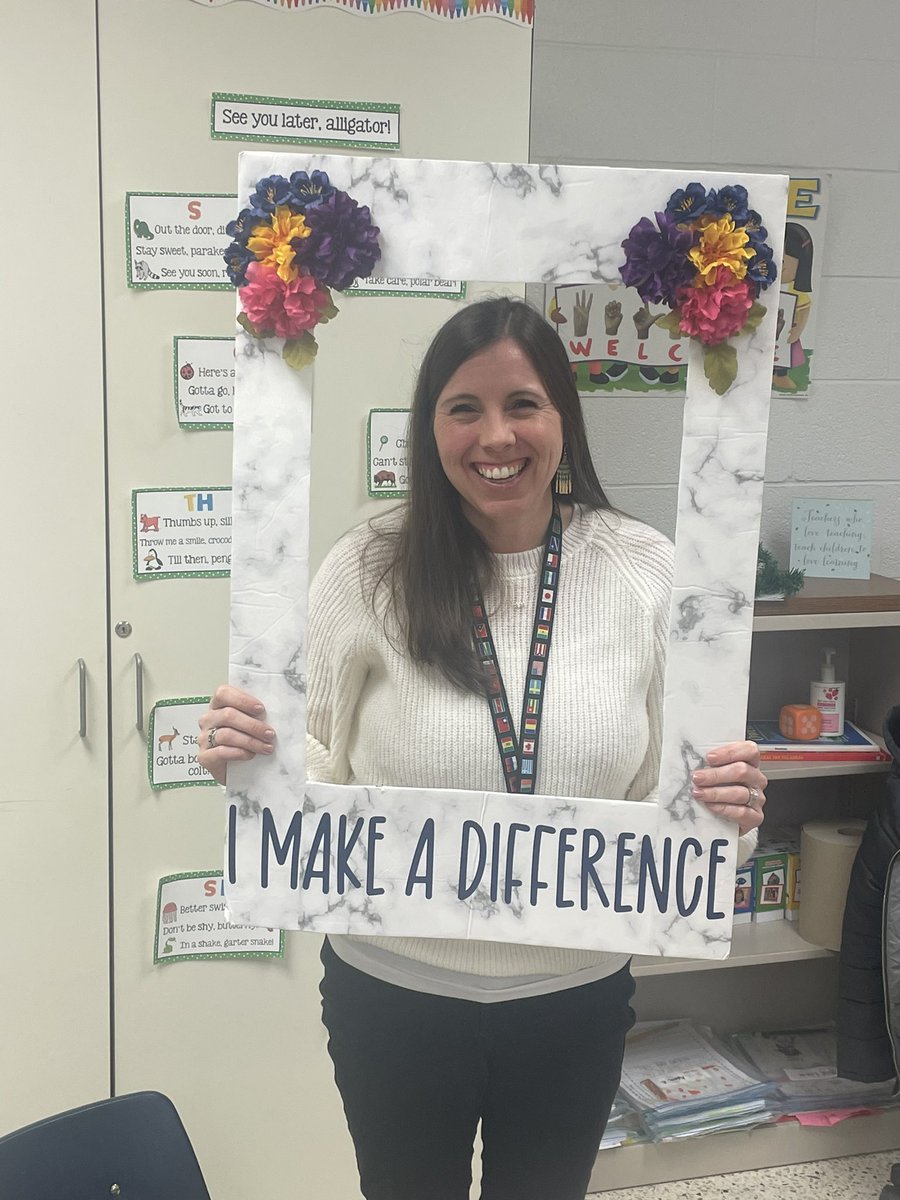 Our first I Make a Difference goes to our amazing ESL teacher! She does an amazing job with our English Learners and their families! We are so blessed to have her full time! Thanks for all that you do! #youmakeAdifference ❤️@Thalia_Ele #ThaliaTribe