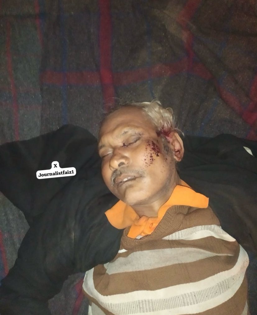 कानपुर - मंदिर घाट पर बुजुर्ग की हत्या ग्वालटोली थाना क्षेत्र स्थित परमट मंदिर घाट पर मिली बुजुर्ग की लाश क्षेत्रीय लोगो में दहशत का माहौल। <a href="/kanpurnagarpol/">POLICE COMMISSIONERATE KANPUR NAGAR</a> <a href="/Uppolice/">UP POLICE</a> <a href="/112UttarPradesh/">Call 112</a>