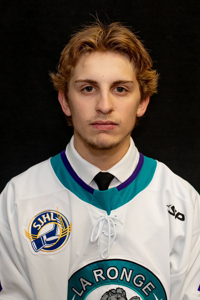 We would like to welcome Raine Hodge to the Estevan Bruins and the community of Estevan!

Raine has 24 points in 32 games this season with the La Ronge Ice Wolves. 

LINK: 👇 

(eliteprospects.com/player/711318/…)