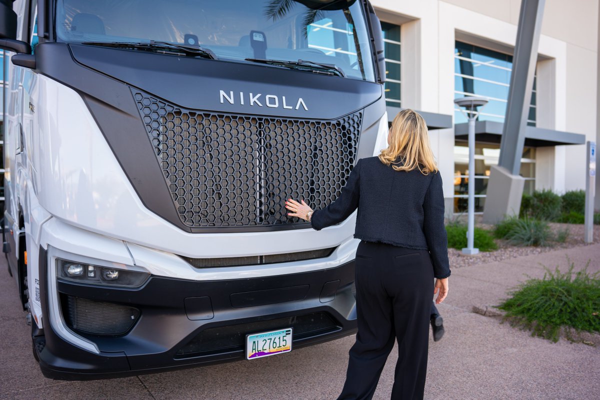 We are honored to have hosted <a href="/KirstenHillmanA/">Kirsten Hillman</a> and members of <a href="/CanCGLA/">Canada in L.A. 🇨🇦</a> at Nikola's headquarters today! Our team is grateful for the opportunity to showcase our advanced hydrogen fuel cell electric vehicle technology and our plans for accelerating the decarbonization of