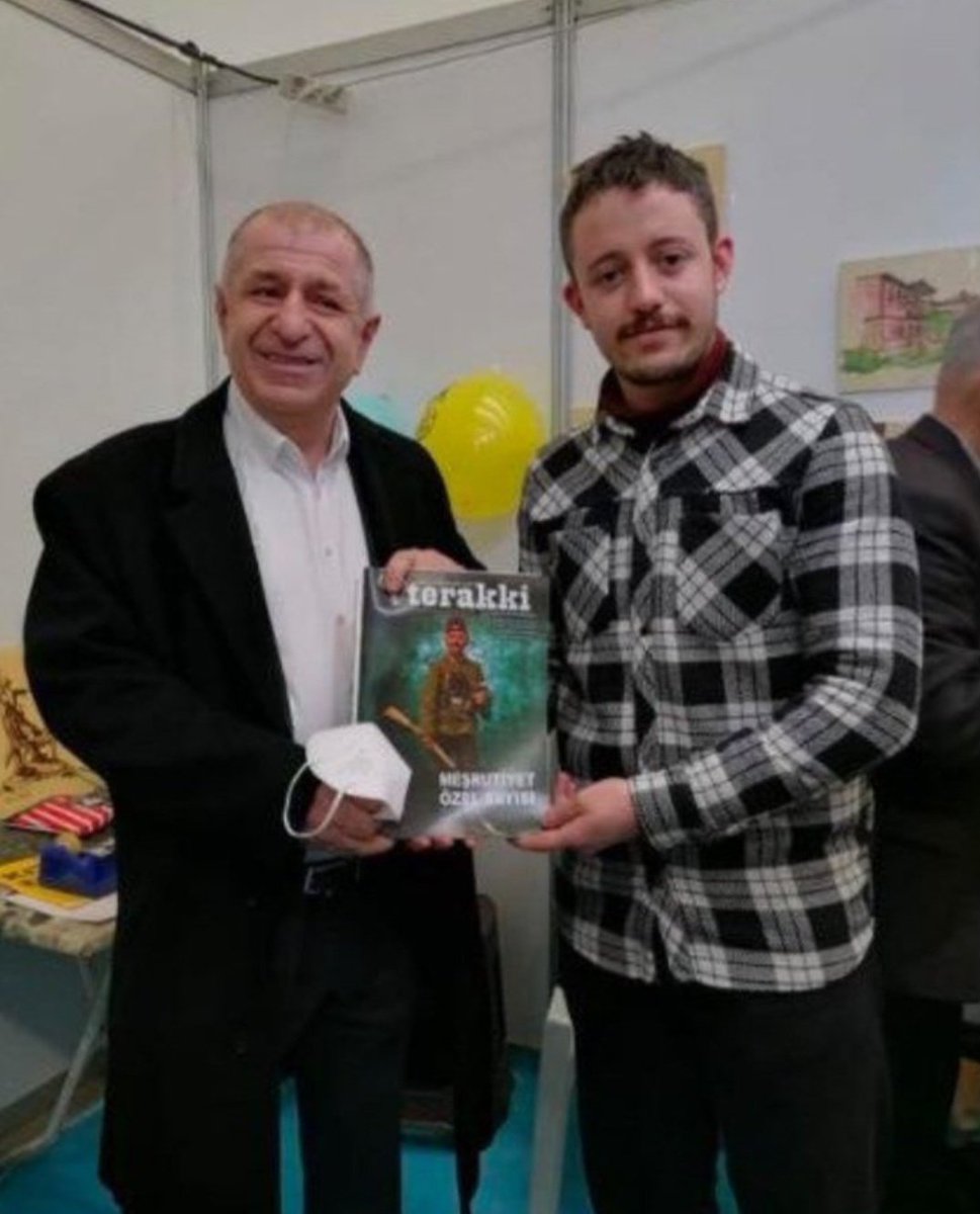 Slogan atarak Fatih camiinde imam ve müezzini bıçaklayan Ömer Salgın terörist i tutuklandı.
Bu köpek zafer partisi genel başkanı Ümit Özdağ dan pilaket almış
Ümit Özdağ artık bir güvenlik sorunudur 

Fatih Camii
Ümit Özdağ 
Ömer Salgın