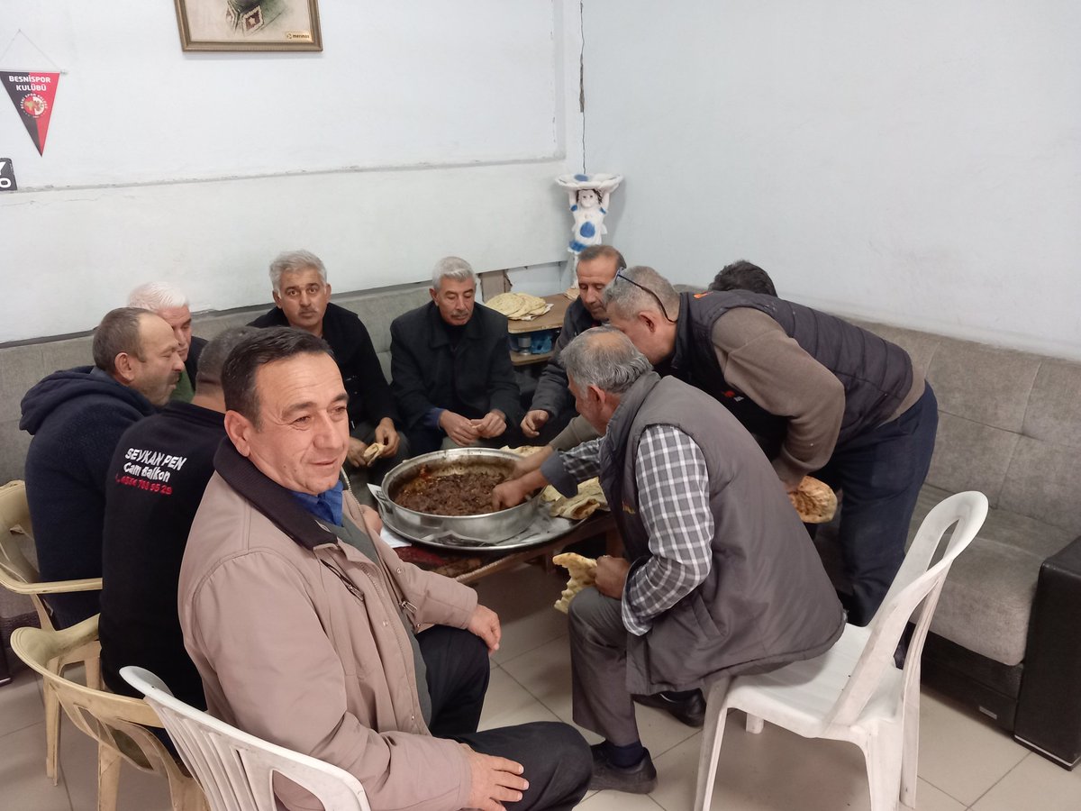 Emekçi esnaf kardeşlerime yılın son tavası ikramında bulundum iyiki varsınız kıymetli ustalarım