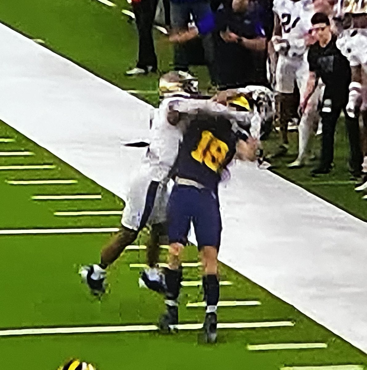 NKaravedas's tweet photo. This is beautiful art in my opinion
#DBSwag #OG
#UWvsMICH https://t.co/T9kf2Dar54