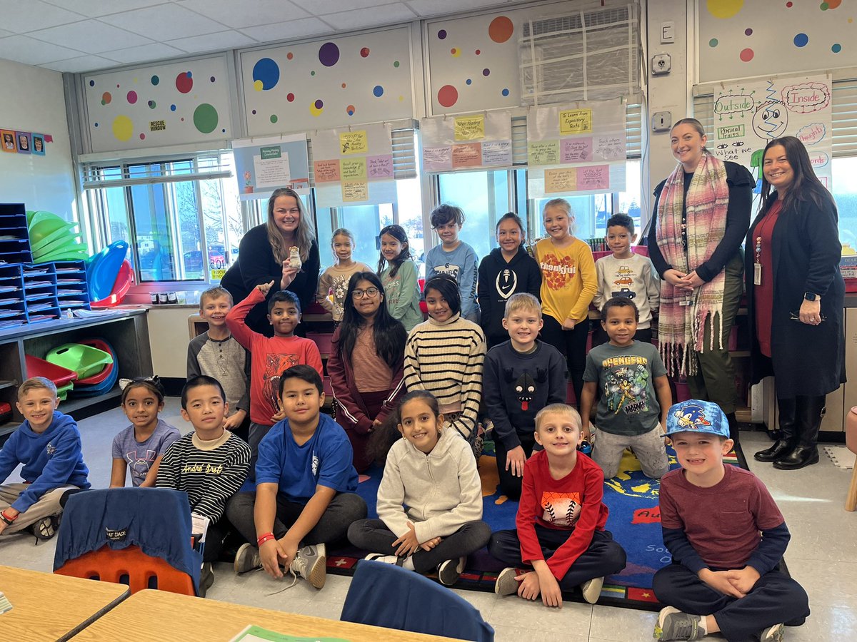 Room 105 enjoyed hosting Humphrey, the class pet from a second grade class in Stony Brook, NY. Students are excited to start bringing home our very own class pet!