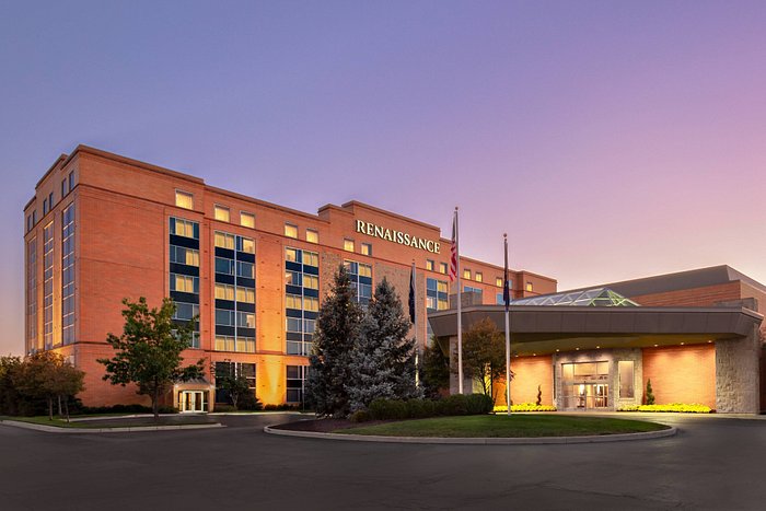 The pre-race pasta dinner is back! Always a runner favorite, the pasta dinner is a convenient way to get some great food the night before your race. And if you're staying at the Renaissance, you won't even have to leave the hotel.
Reserve your spot here: rb.gy/97f8si