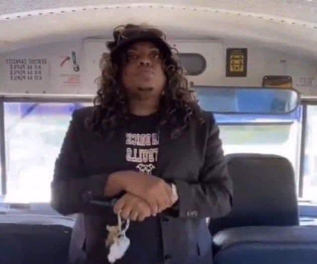 Devyn_N's tweet photo. Me any time I’m talking and someone interrupts my thought with their thought: https://t.co/4CDI1dy7Nx