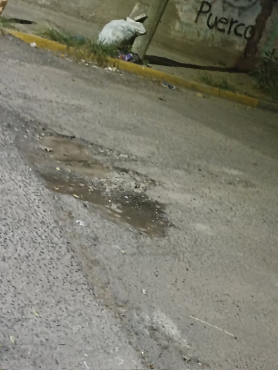 luluglez1952's tweet photo. Favor de atender este reporte Joaquín Martínez Chavarría y Manuel Mena lomas de Polanco https://t.co/3oyPF2g1MH