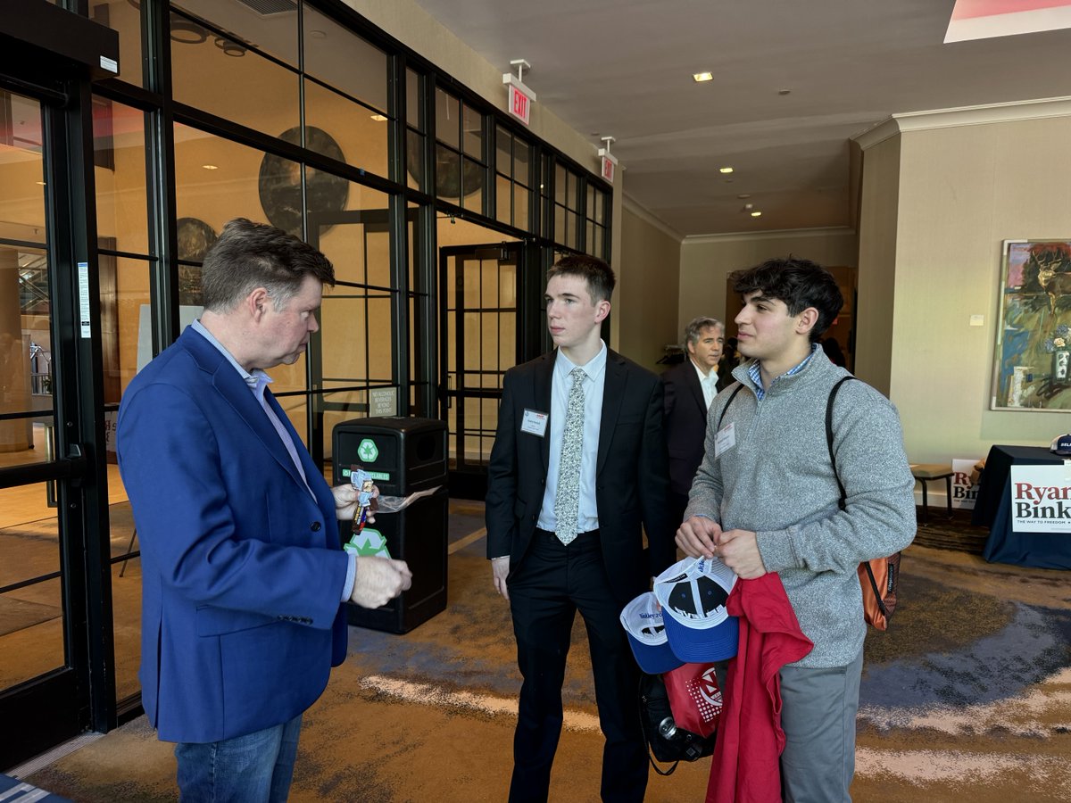 educationpalmer's tweet image. Democrat Presidential Candidate Jason Palmer will host a live Q&amp;amp;A session from 3:00 - 3:30 Jan 9 at the College Convention - an event engaging the youth of America in the political process.   
collegeconvention.com 
 #politicalprocess #newhampshire #palmerforpresident2024