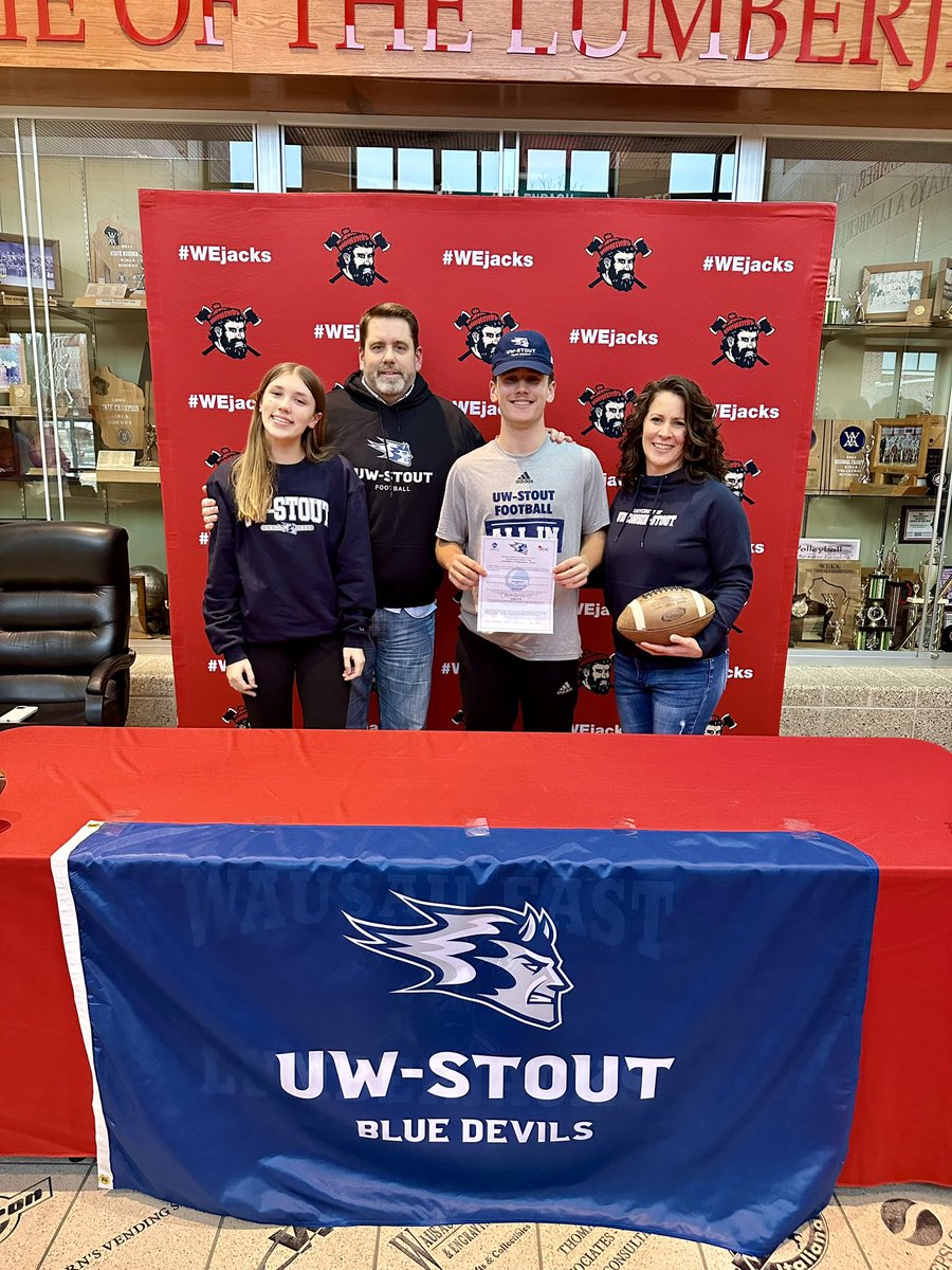 CadenWerth's tweet photo. It’s official! @UWStoutFootball 
@BlueDevil_HC @Coach_KramerFB https://t.co/RLCoYMNVHX