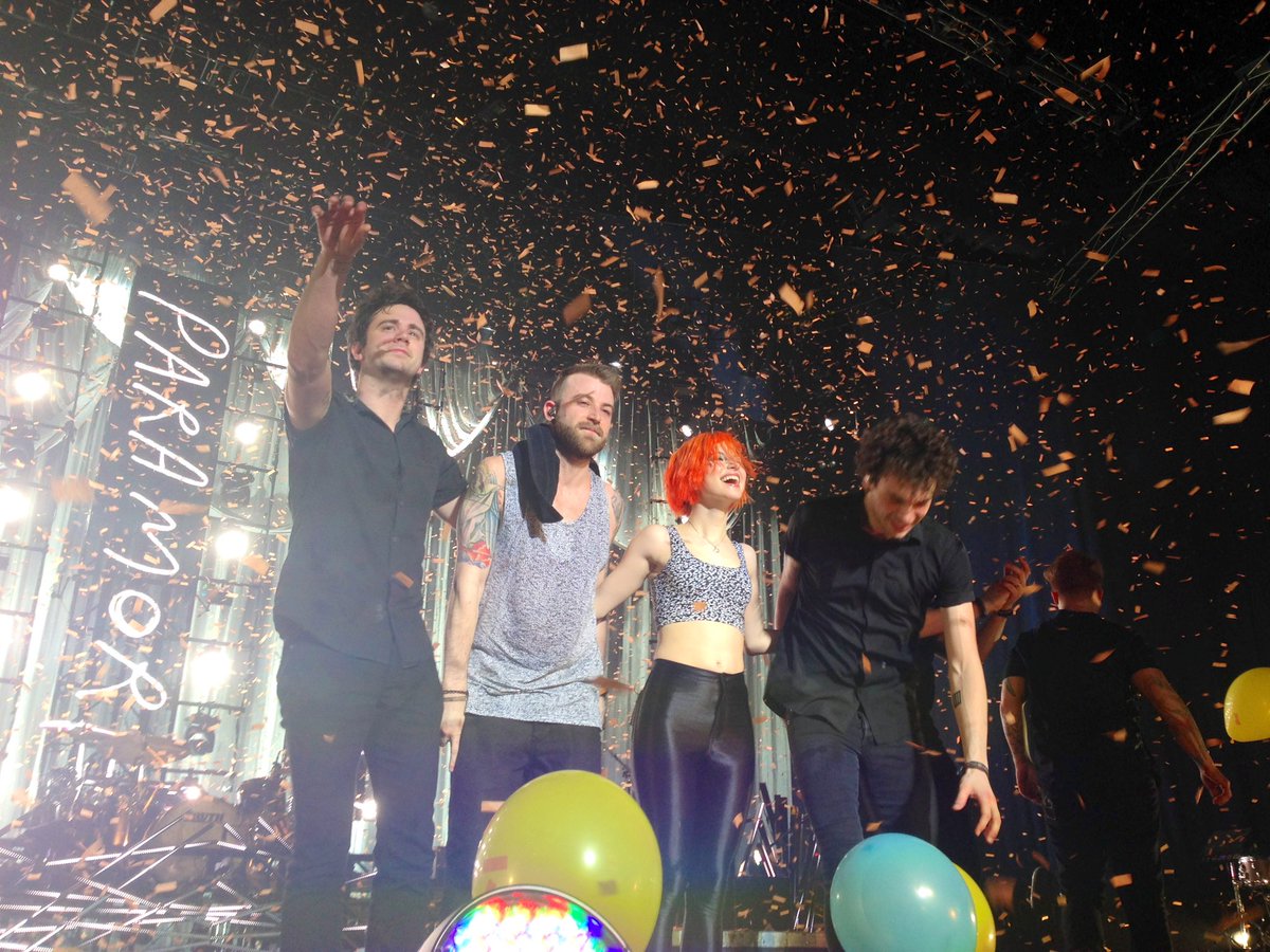 liselovesdogs's tweet photo. Ok this is the last for Brisbane, I have a heap more but the quality isn’t great. #selftitledtour Brisbane 9/1/14 https://t.co/Q6NqpROOp4