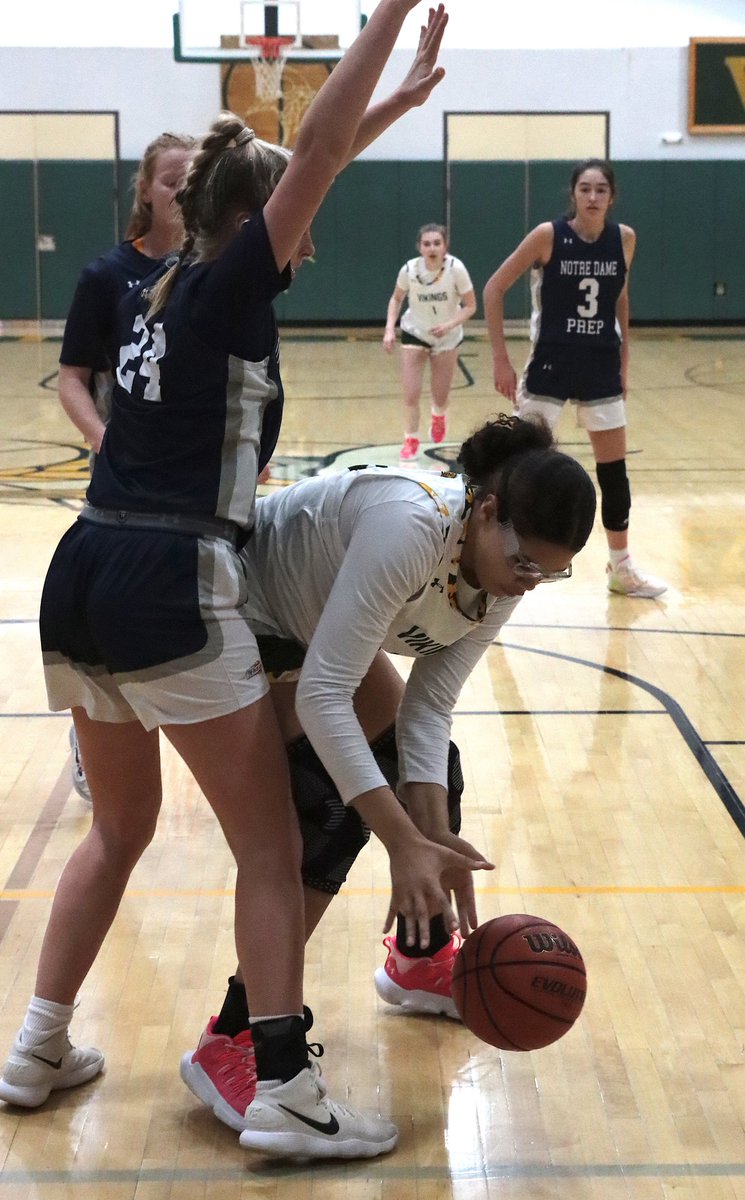 mdjones_13's tweet photo. 1 of 2 .. Final @SJCPGirlsHoops 49 @NotreDamePrep1 51 ... @SJCPrep @SJCPAthletics @SJCP_HoS @SJCP_AD @coachstu34 @FrederickSports @IAAMconnected @coach_Taye14 ... https://t.co/tqJjvHwTHT