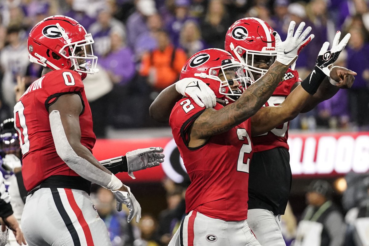 For the 2nd straight year a Fresno native scores a touchdown in a national championship game! Kendall Milton (@bhs_sports13) last year for Georgia and Jalen McMillan (@SJMgridiron) tonight for Washington. @ABC30