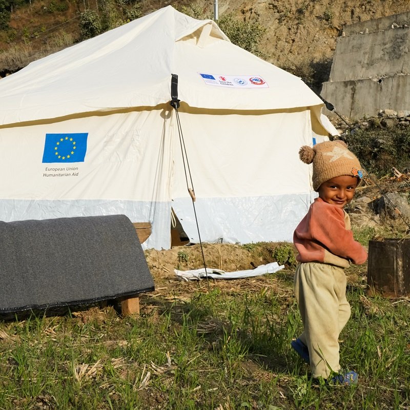 A devastating earthquake in western Nepal affected almost 250,000 people in November. Many still have no house to return to. EU-funded winter tents protect families who lost their homes from the cold.