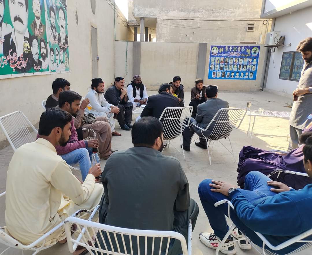 KhetranPP214's tweet photo. سردار محبوب خان کھیتران (امیدوار PP-214 MPA) ڈیرہ پر موجود, ڈیرہ پر اے ہوئے احباب سے ملاقات کی-
@MaryamNSharif @betterpakistan @NawazSharifMNS @CMShehbaz @HamzaSS @Marriyum_A @KhSaad_Rafique @KhawajaMAsif @AyazSadiq122 @akleghari @SenPervaizRd @RanaSanaullahPK @MIshaqDar50 https://t.co/fWWp1BVaS2