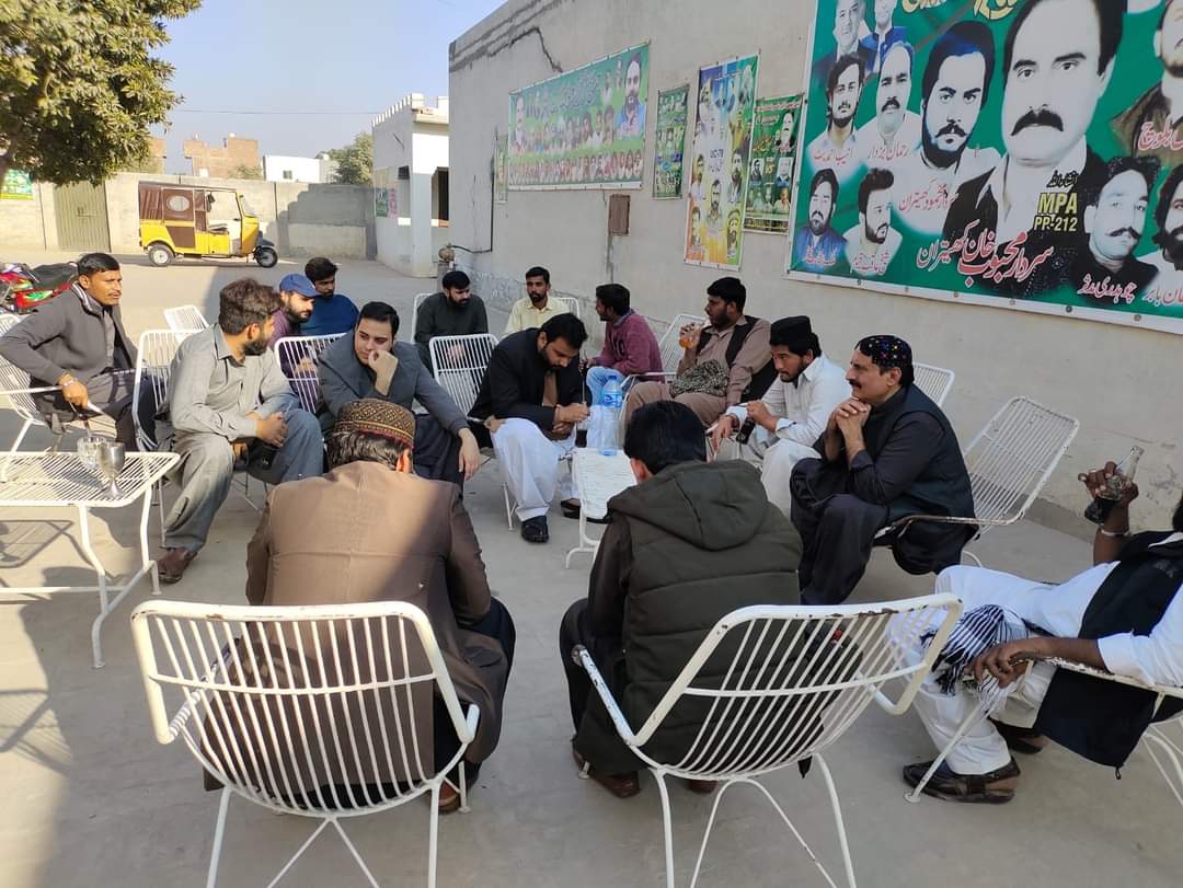 KhetranPP214's tweet photo. سردار محبوب خان کھیتران (امیدوار PP-214 MPA) ڈیرہ پر موجود, ڈیرہ پر اے ہوئے احباب سے ملاقات کی-
@MaryamNSharif @betterpakistan @NawazSharifMNS @CMShehbaz @HamzaSS @Marriyum_A @KhSaad_Rafique @KhawajaMAsif @AyazSadiq122 @akleghari @SenPervaizRd @RanaSanaullahPK @MIshaqDar50 https://t.co/fWWp1BVaS2