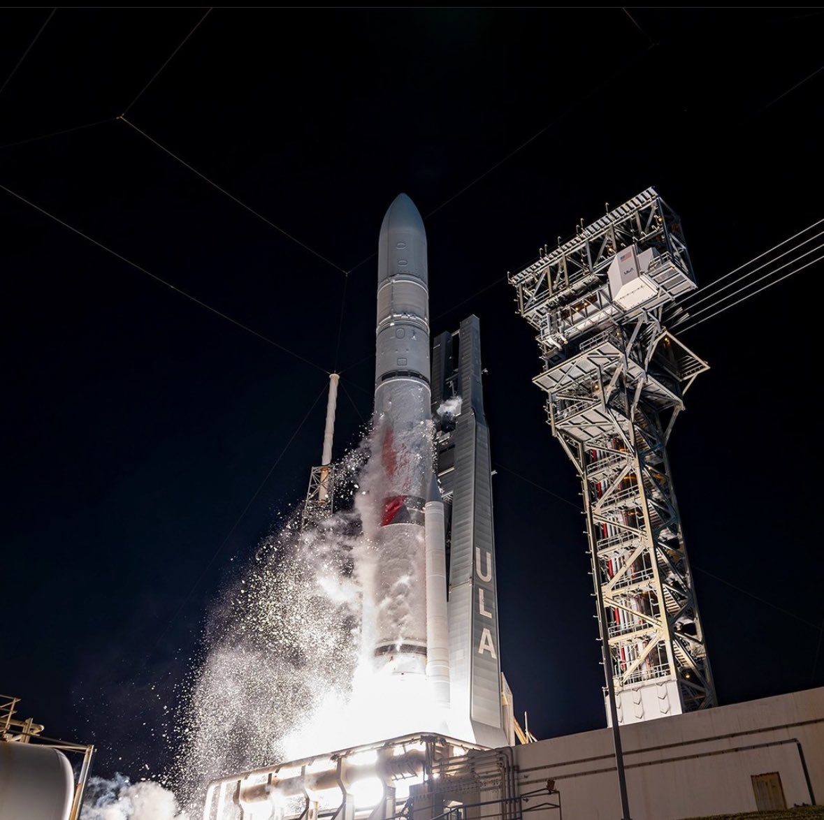 It was exciting to set an alarm to watch it launch 🚀 and now teach it, 💫 and follow it 🔭 on its mission 🌙 Proud of Pittsburgh! <a href="/astrobotic/">Astrobotic</a> <a href="/MoonshotMuseum/">Moonshot Museum</a> #partofhistory