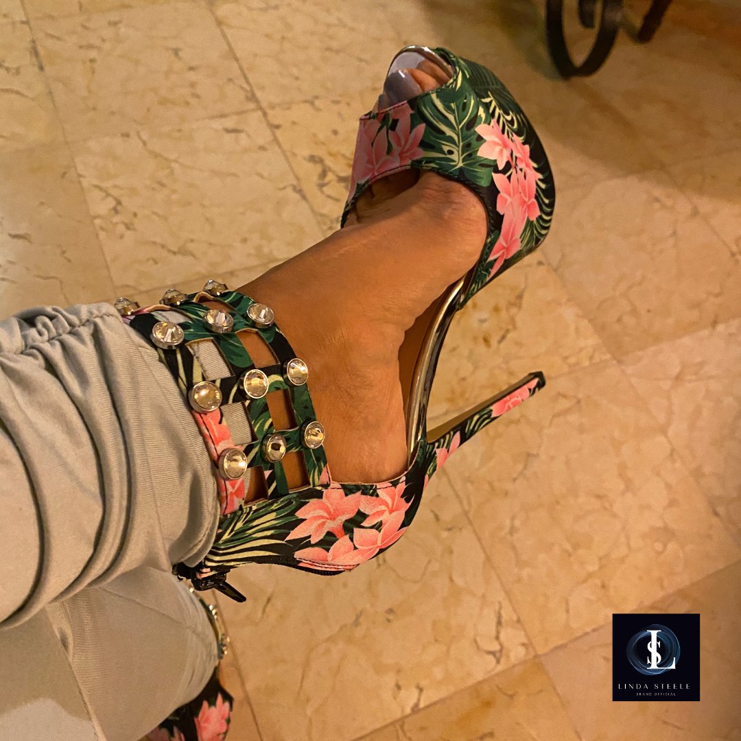 steelelinda2022's tweet photo. 🌸👠 It's Fun Shoe Friday, and we're stepping into the weekend with style! Say hello to these gorgeous floral heels that are just blooming with personality. Perfect for adding a splash of spring to your step, no matter the season.

#FunShoeFriday #FloralHeels #StepIntoStyle https://t.co/DqZq1ehy6d