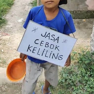 @Anaksemut4 @xquitavee @vetdam1616 Ini goblognya emak-emak rempong Bro. Mereka nangis Bombay juragannya matu kutu terus lagi cebokin.