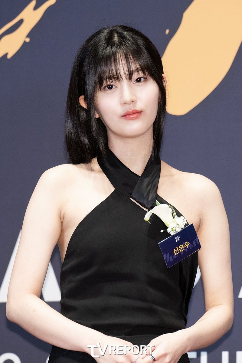 eunsoopics's tweet photo. Shin Eunsoo at 2024 Korea First Brand Awards today! 🖤

#신은수 #ShinEunSoo https://t.co/xlb5LQtzV2