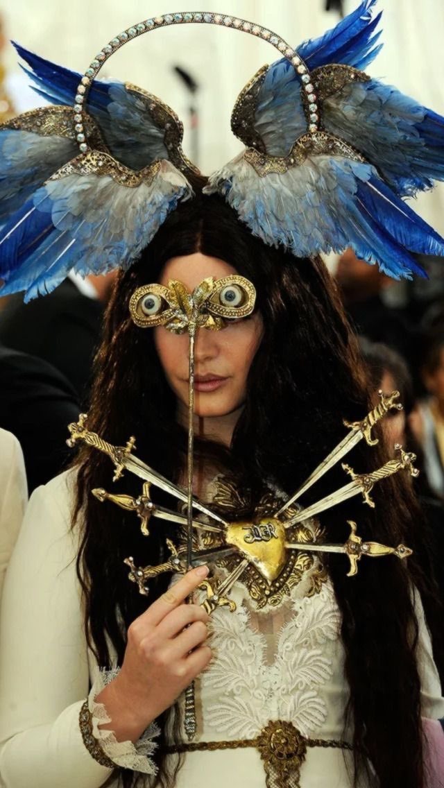 gabrimoonn's tweet photo. Lana del rey 2018 met gala 💕✨ https://t.co/U5szDUts2N