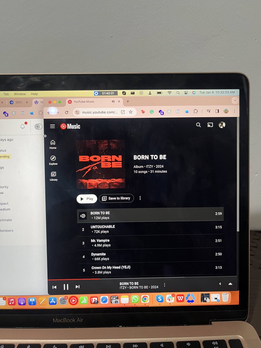 Good morning 🌻 another day to stream Born to Be 👠🔥 #ITZY_BORNTOBE #ITZY_UNTOUCHABLE <a href="/ITZYofficial/">ITZY</a>