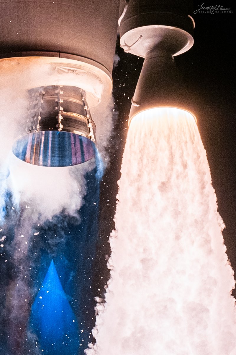 TrevorMahlmann's tweet photo. Rockets are so rad. https://t.co/lNENBXkqMO