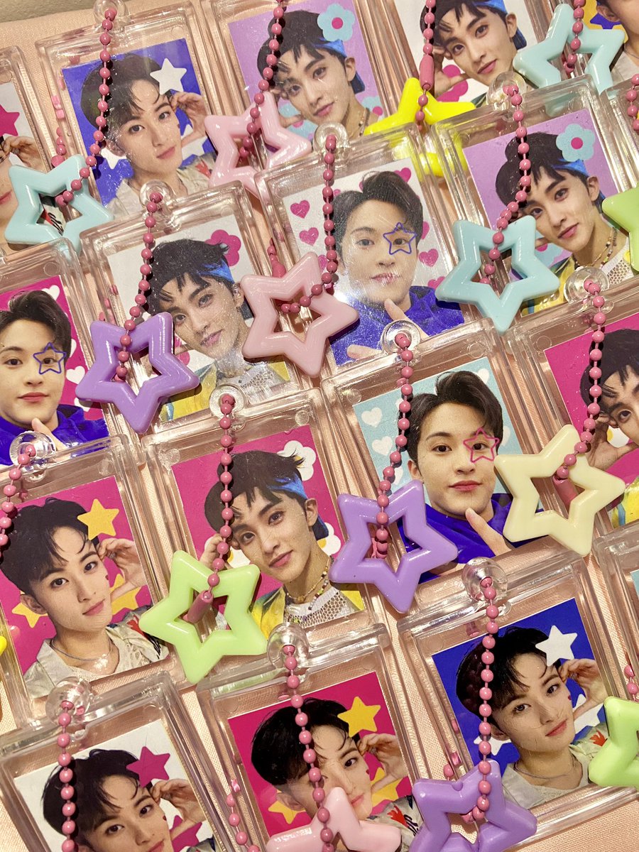 n__eea's tweet photo. Buat para selirnya marklee 🥰🫶🏻 https://t.co/bse8GvaAEF