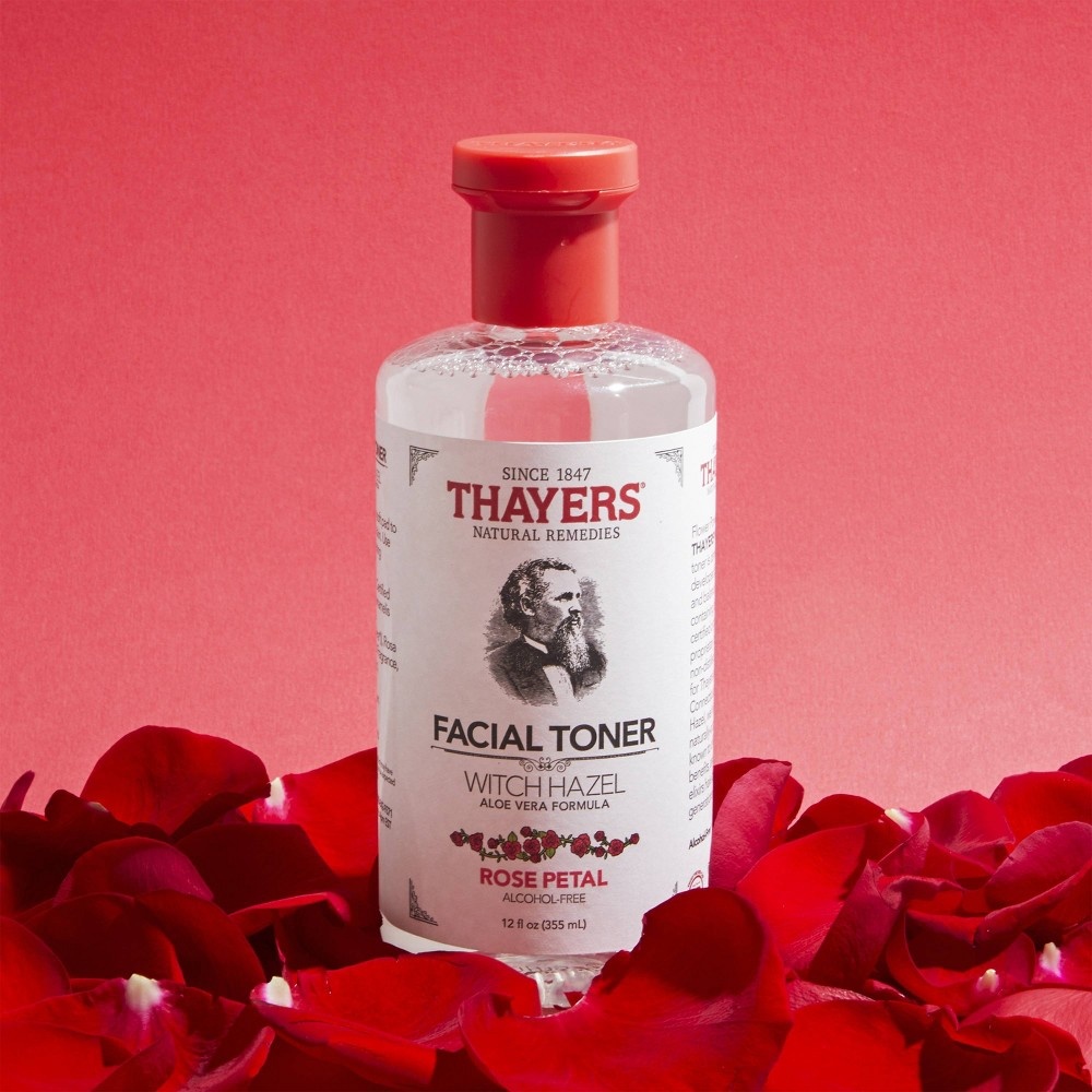 Konvy_Official's tweet photo. Toners do more than you think! After cleansing, a toner helps remove residual impurities, balance skin pH, and shrink the appearance of pores. Ingredients like rose water or witch hazel soothe and prepare your skin for the next skincare steps.
#Konvy #TonerTime #SkinBalance https://t.co/c2VPO5oOqN