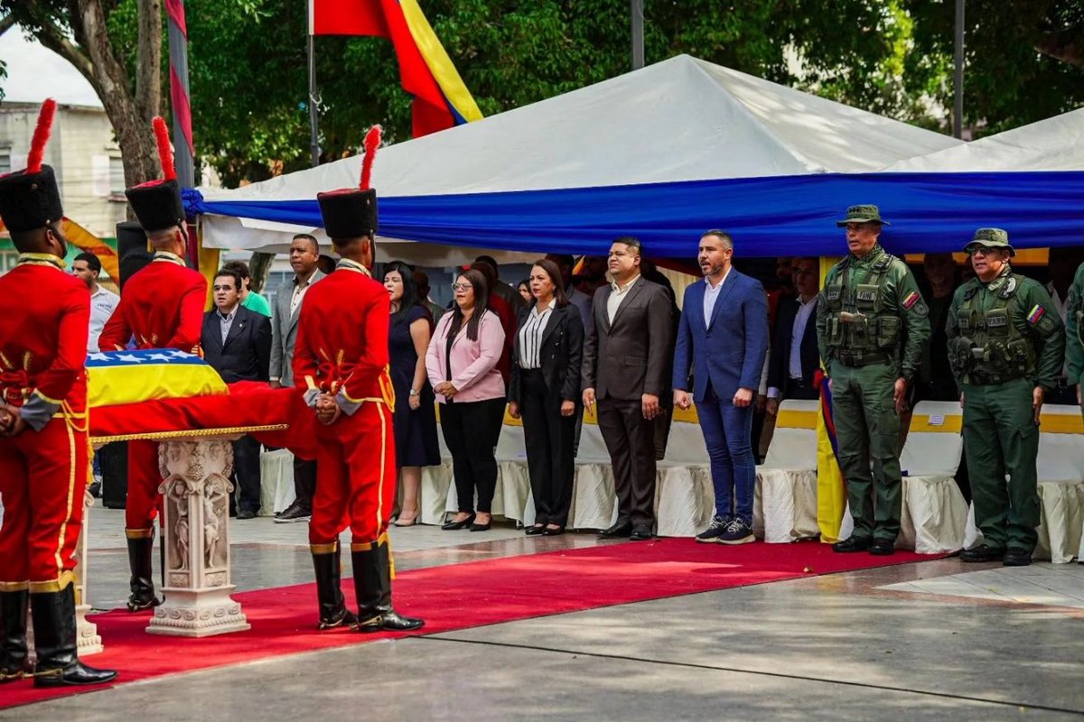 El domingo #07ENE llegaron al municipio #Freites los restos mortales del gral Domingo Antonio Sifontes, los cuales fueron ingresados este lunes #08ENE al Panteón Nacional en #Caracas.